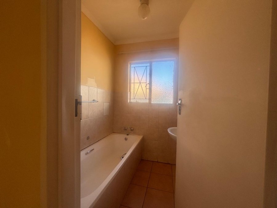 To Let 3 Bedroom Property for Rent in Vista Park Free State